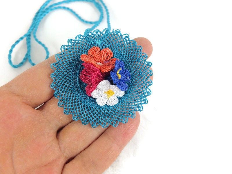 Turquoise Crochet Necklace With Flowers, Turkish Oya Jewelry, Crochet Jewelry , Flower Necklace, Medallion Pendant, Floral Jewelry,