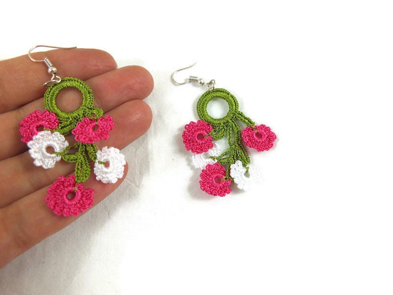 Fuchsia and White Flower Earrings , Crochet Earrings, Crochet Jewelry, Dangle Earrings, Boho Hippie Jewelry , Spring Summer Jewelry