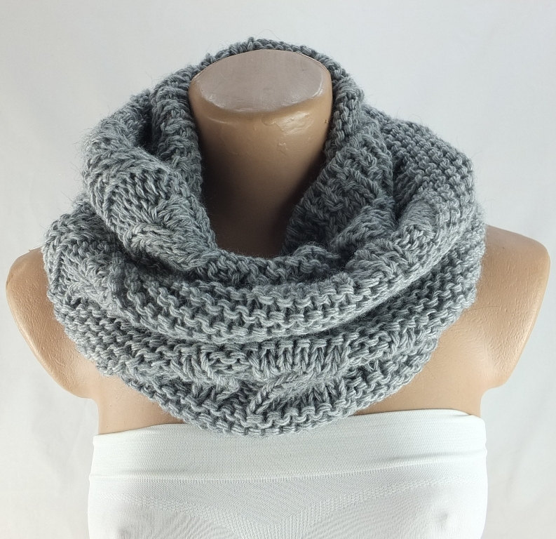 Chunky Knit Infinity Scarf, Gray Infinity Scarf , Loopy Scarf, Woman Scarf, Circle Scarf,ring Scarf,woman Scarf, Gift For Her