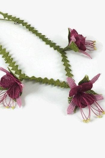 Pink And Burgundy Needle Lace Oya Flowers Crochet Necklace, Needlepoint Statement Necklace, Green Vine Necklace , Gift For Mom