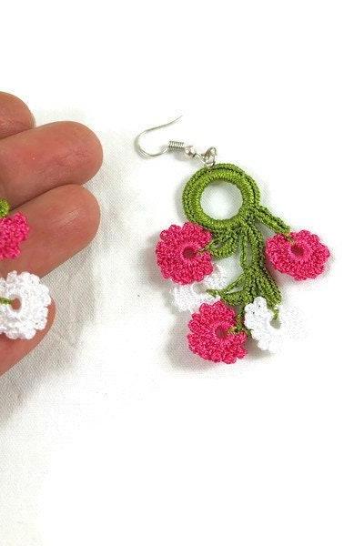 Fuchsia and White Flower Earrings , Crochet Earrings, Crochet Jewelry, Dangle Earrings, Boho Hippie Jewelry , Spring Summer Jewelry